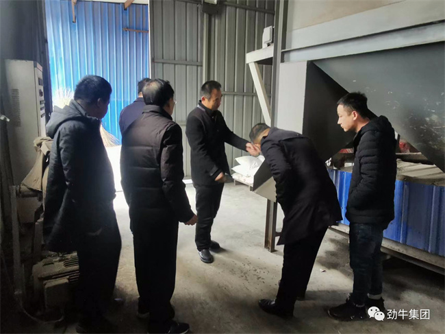 劉晉書記一行還考察了勁牛生物園區(qū)，并在張總辦公室就雙方合作方式及具體內(nèi)容等進(jìn)行座談。