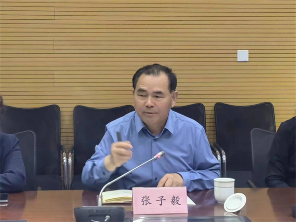 勁牛集團董事長張子毅